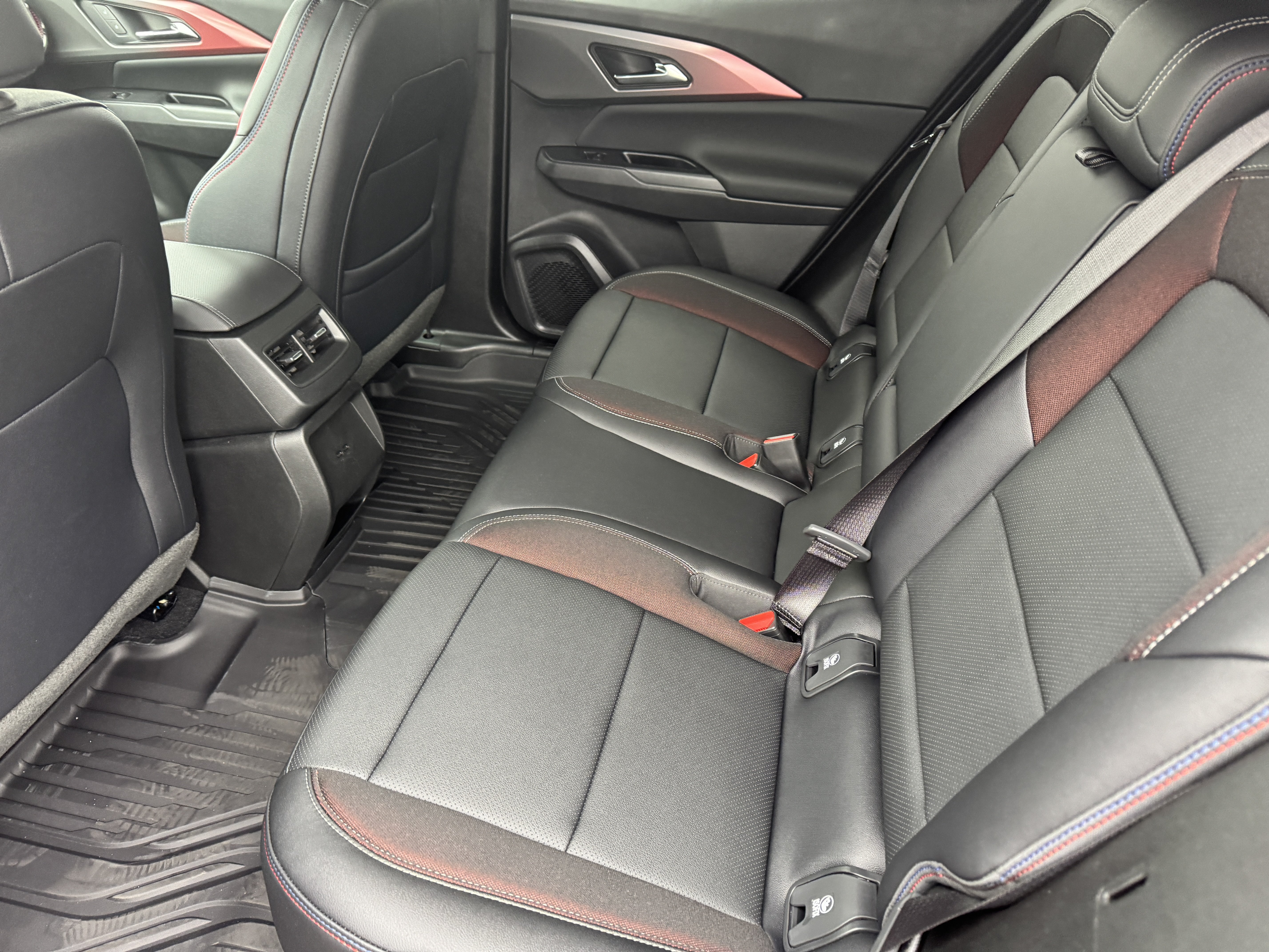 New 2026 Chevrolet Equinox EV RS FWD image 14