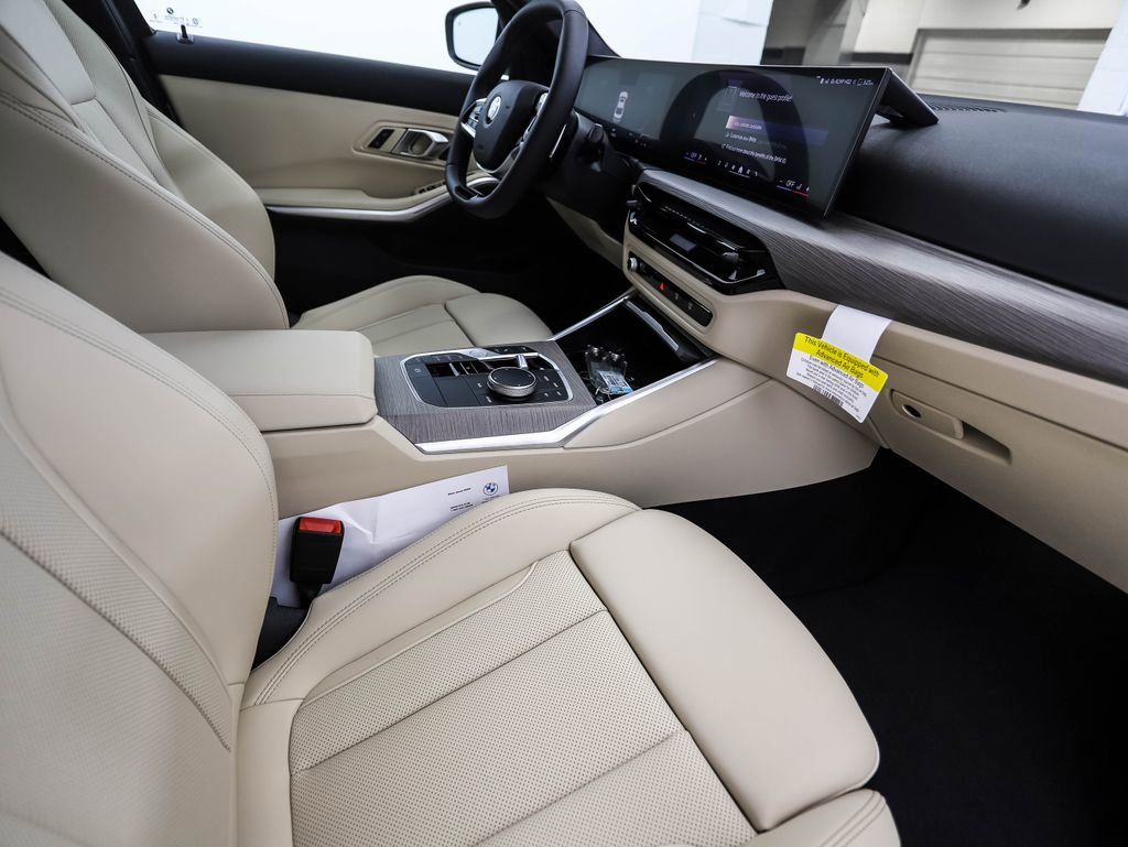 Used 2025 BMW 330i xDrive Sedan w/ Convenience Package image 31