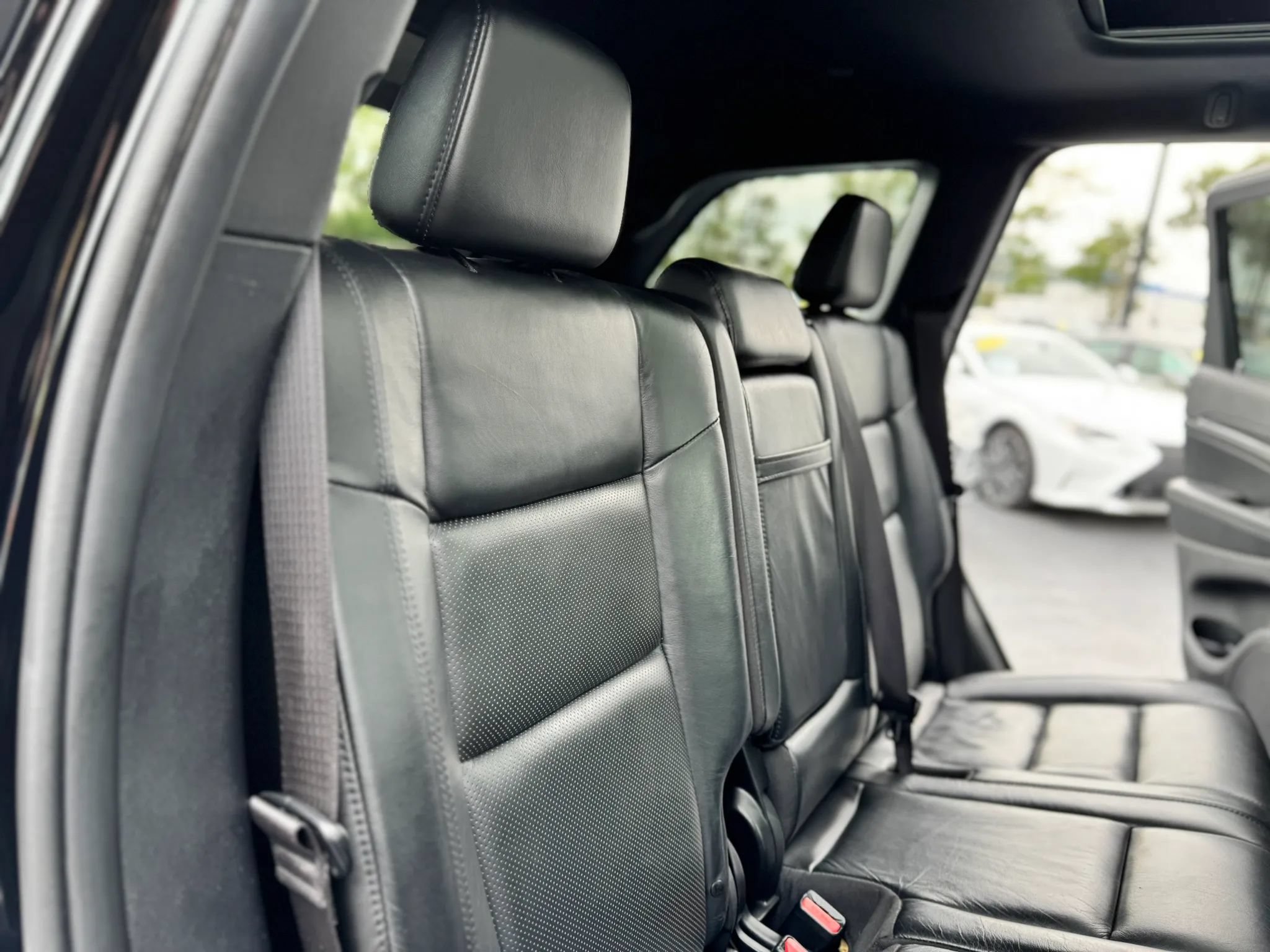 Used 2019 Jeep Grand Cherokee Limited w/ Luxury Group II AWD/4WD image 16