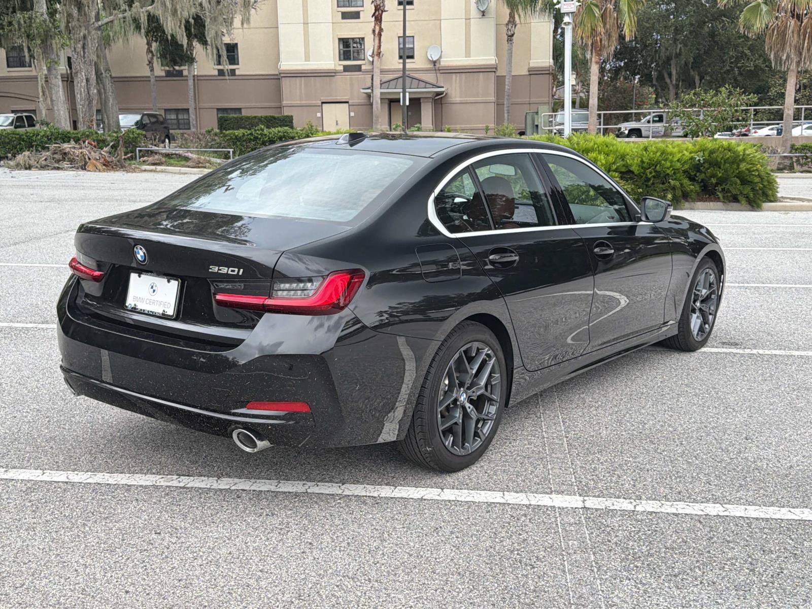 Certified 2025 BMW 330i Sedan RWD image 4