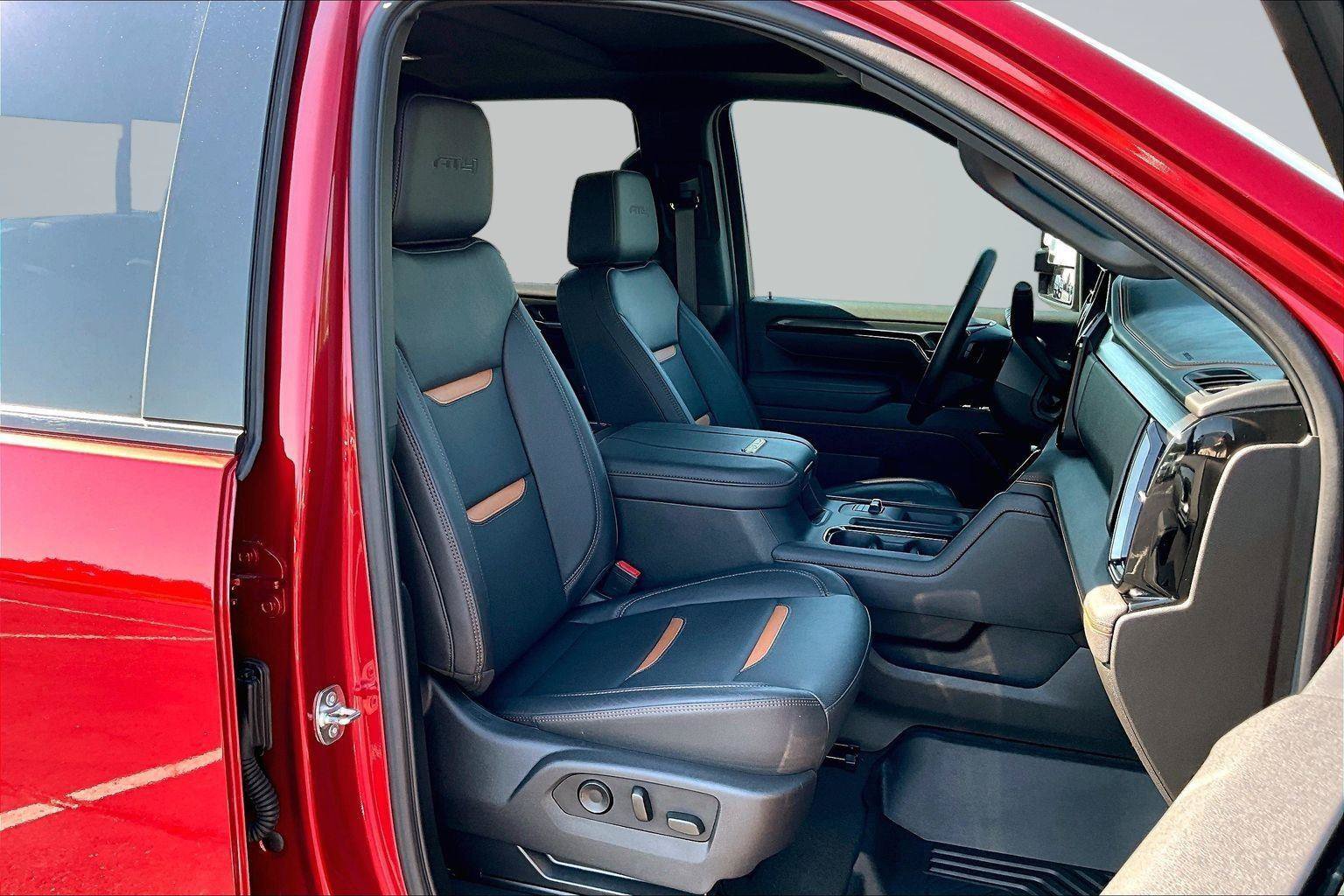 Used 2025 GMC Sierra 2500 AT4 w/ AT4 Premium Plus Package AWD/4WD image 8