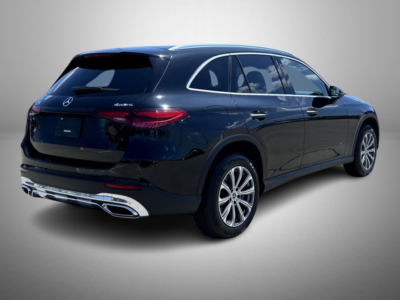 Used 2024 Mercedes-Benz GLC 300 4MATIC image 5