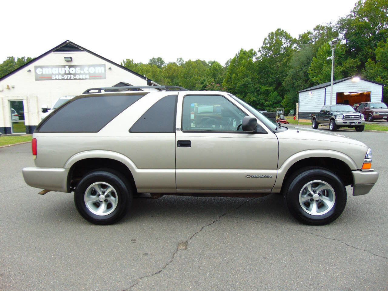 Used 2002 Chevrolet Blazer LS w/ Preferred Equipment Group image 2
