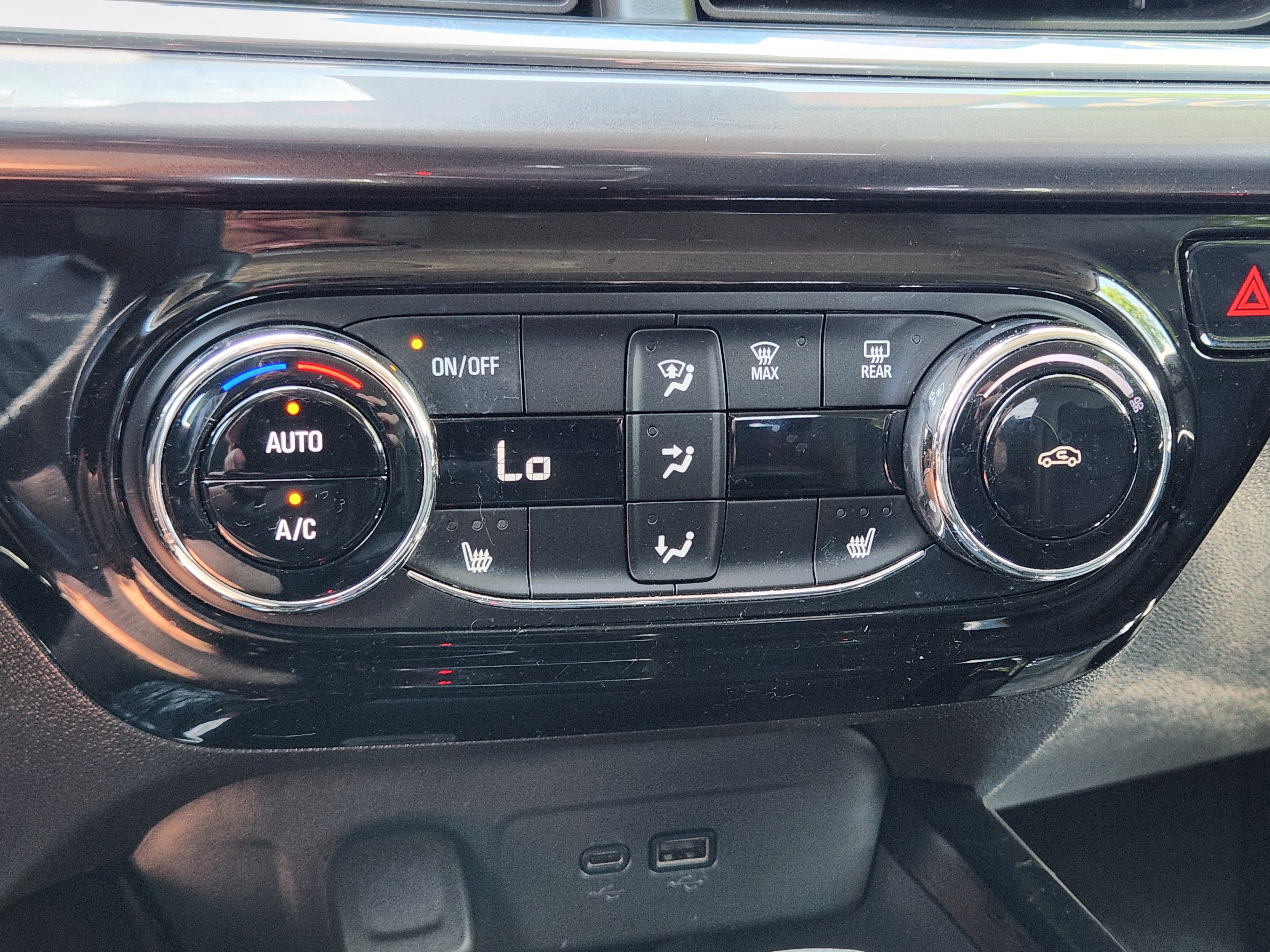 Used 2025 Chevrolet Trax ACTIV w/ Driver Confidence Package FWD image 25