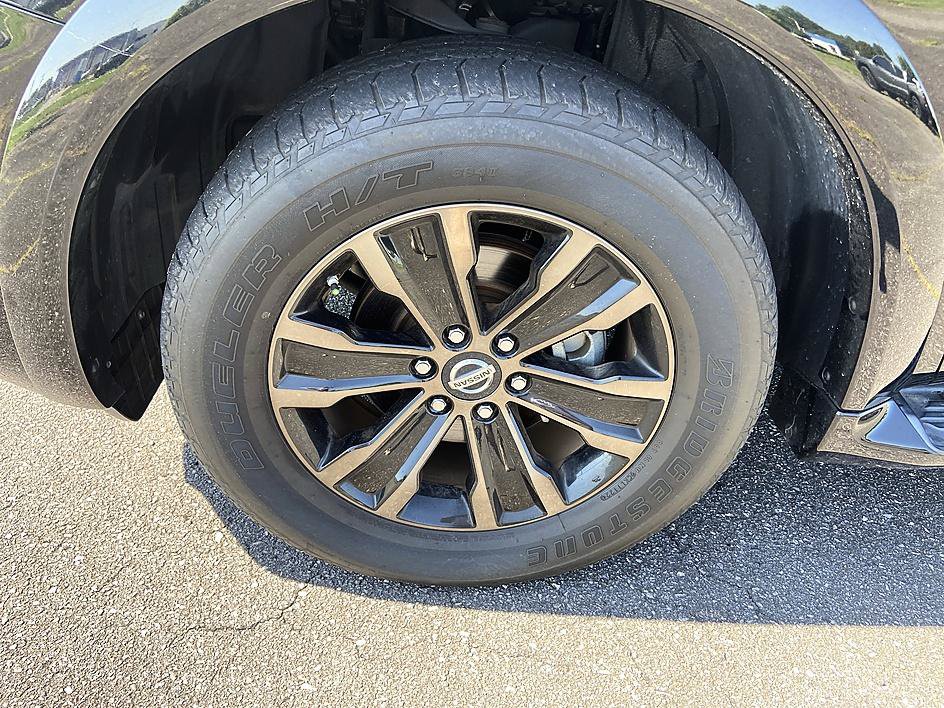 Used 2020 Nissan Armada Platinum w/ Captain's Chairs Package RWD image 8