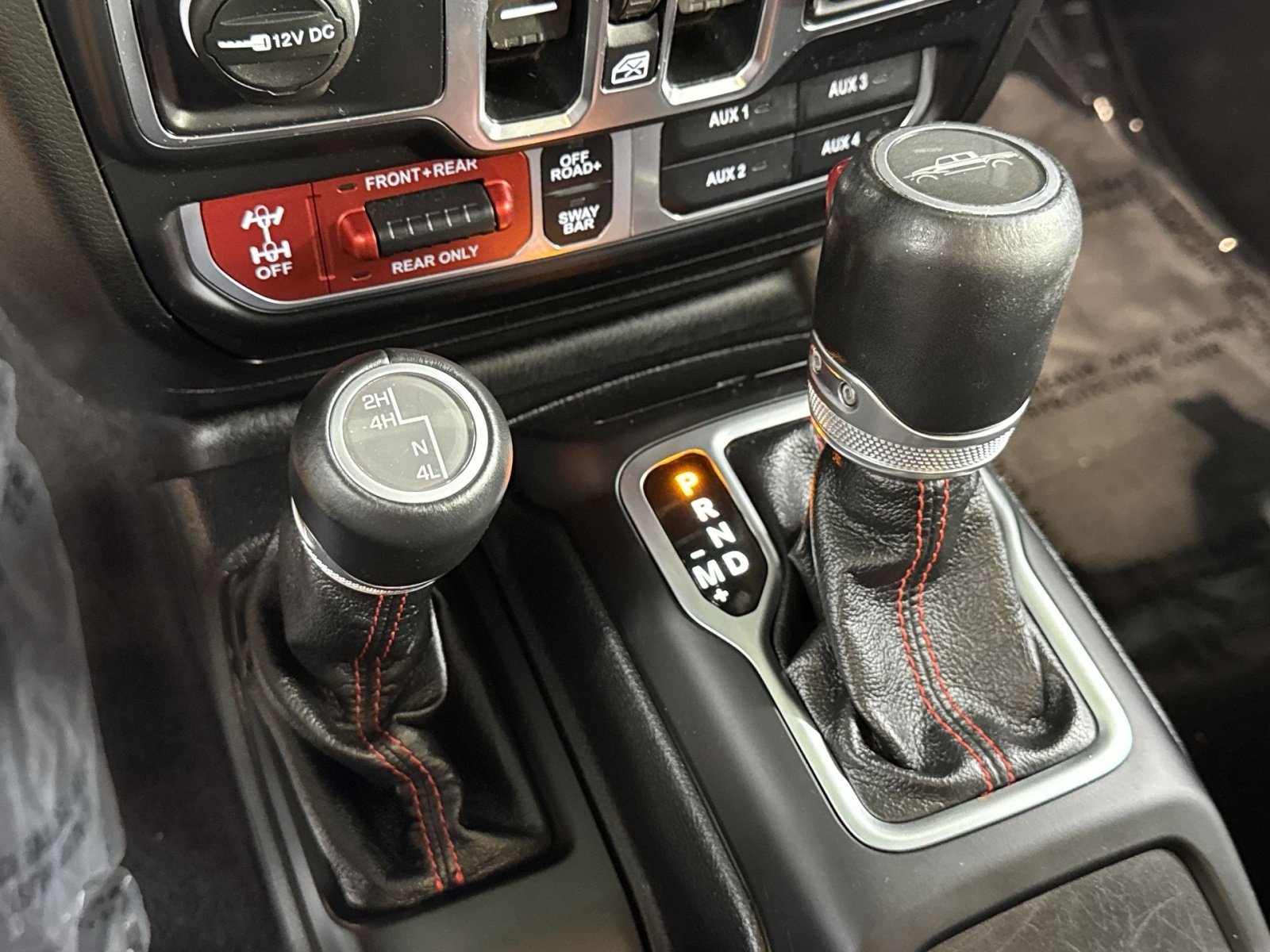 Used 2020 Jeep Gladiator Rubicon AWD/4WD image 34