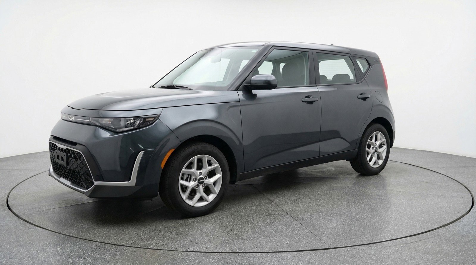 Used 2025 Kia Soul LX w/ LX Technology Package image 3