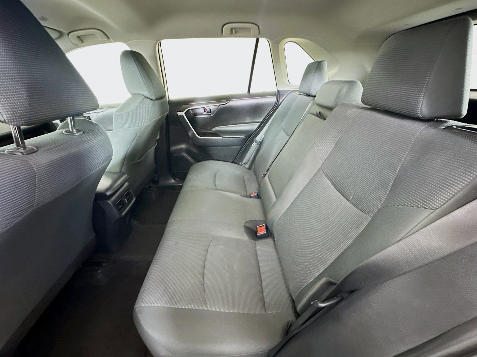 Used 2024 Toyota RAV4 LE image 27