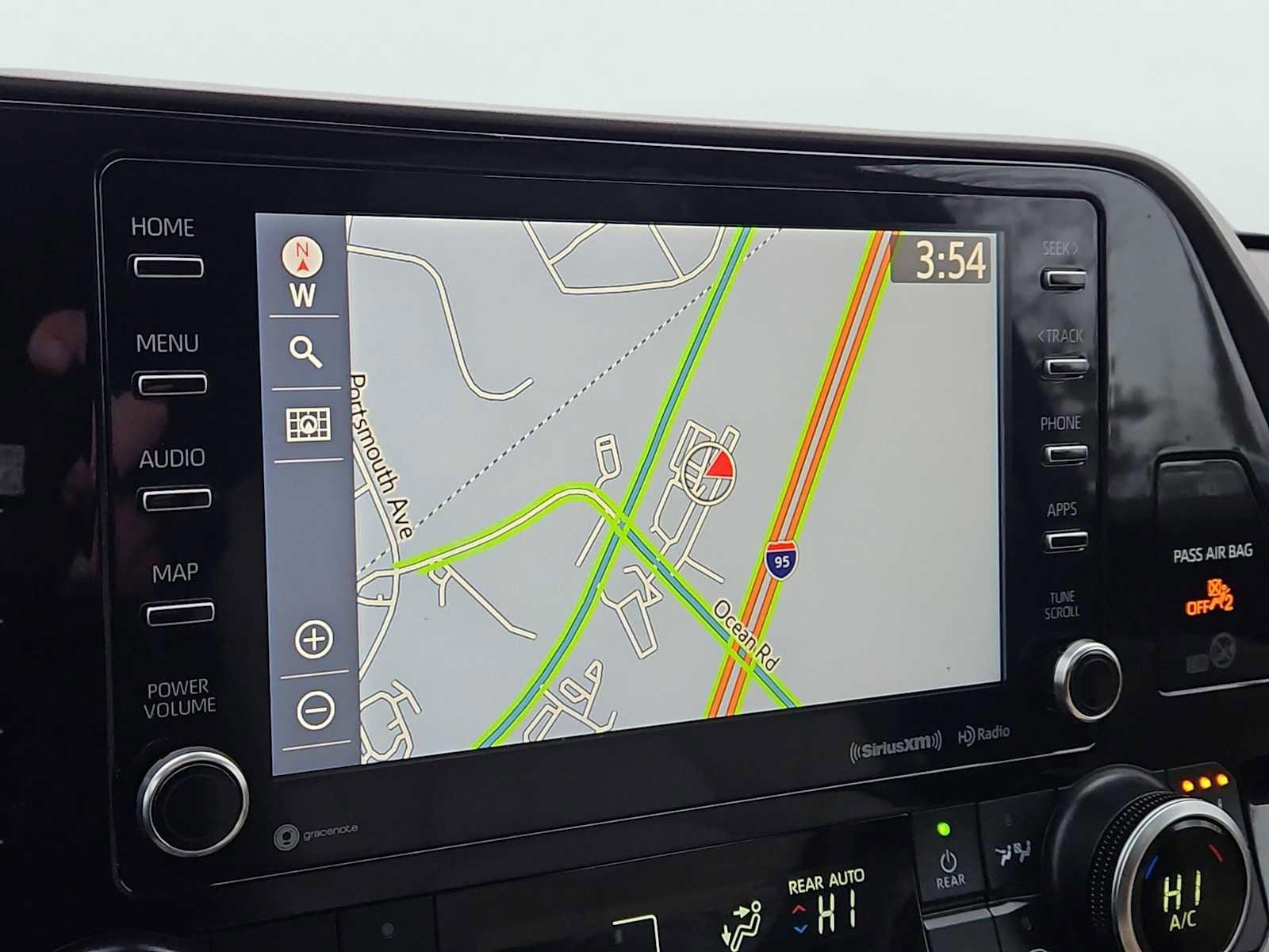 Used 2020 Toyota Highlander XLE image 17