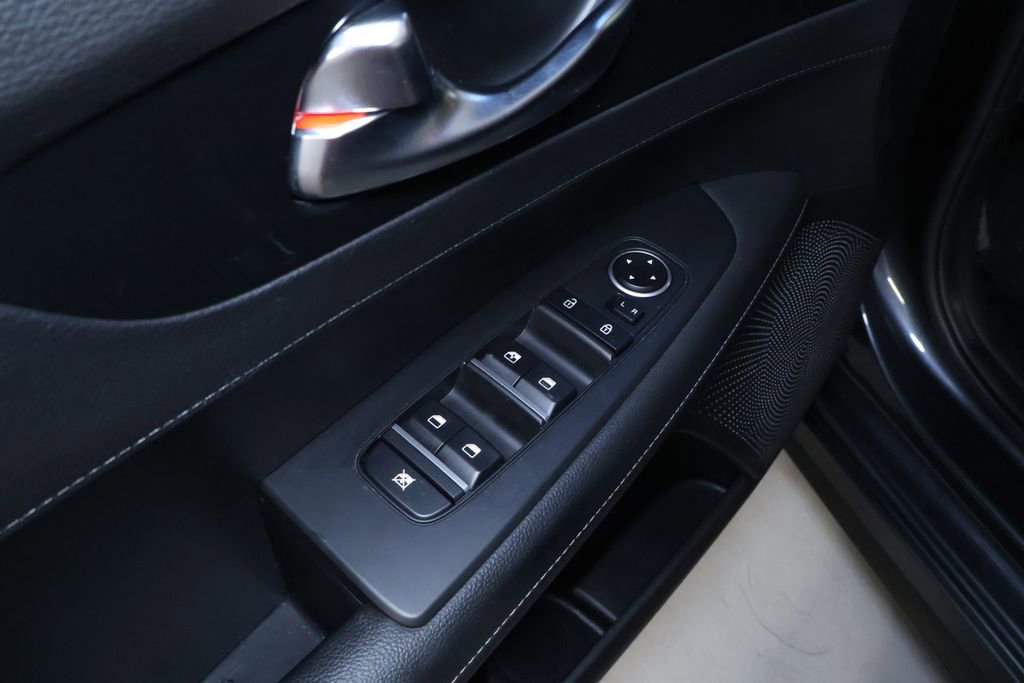 Used 2023 Kia Forte GT-Line image 13