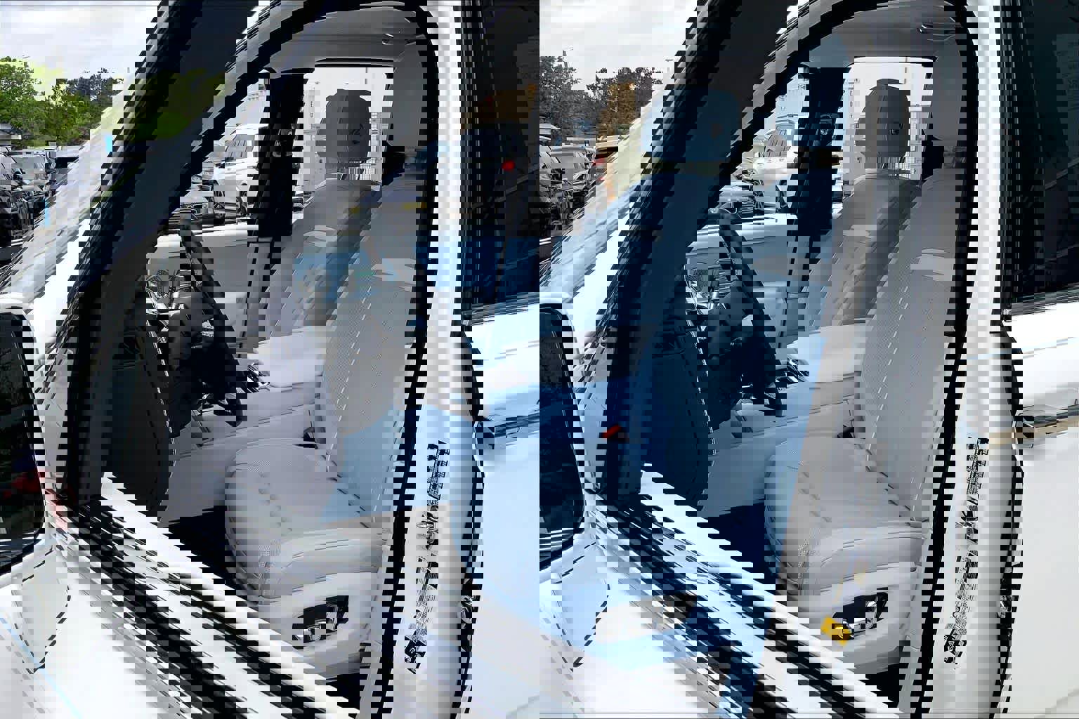 Used 2024 Rolls-Royce Cullinan w/ Cullinan Package image 7