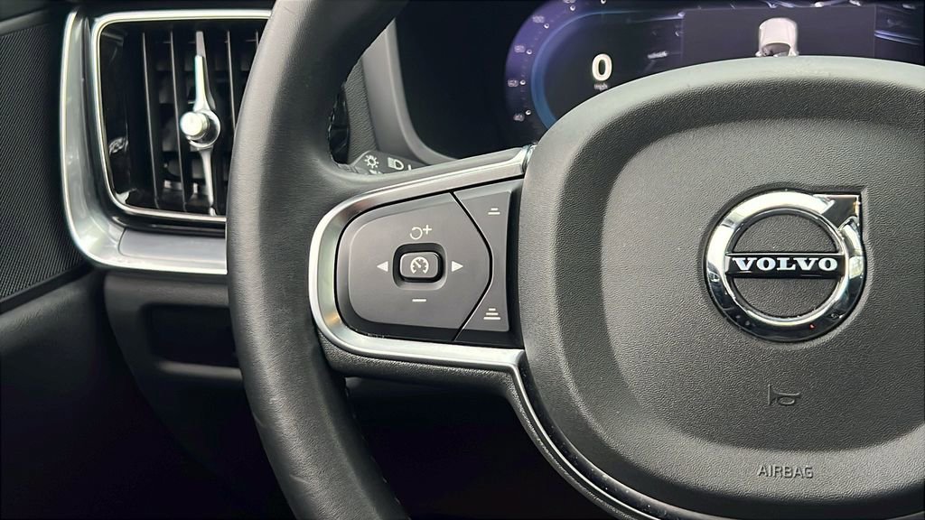 Used 2024 Volvo S60 B5 Core image 24