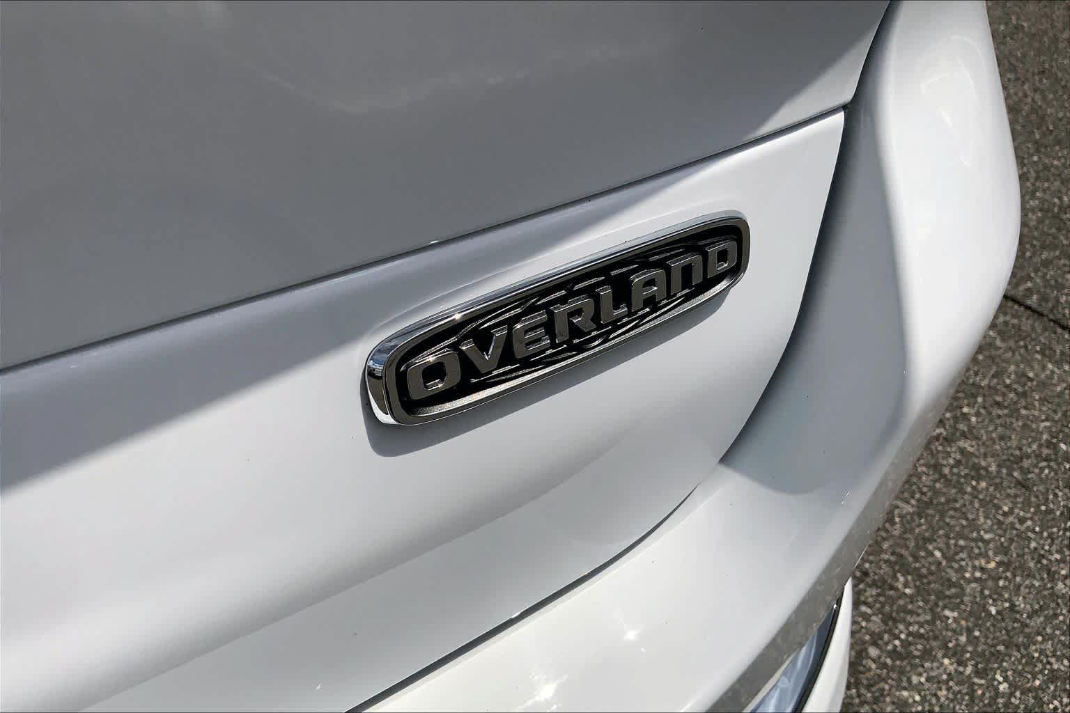 Used 2021 Jeep Grand Cherokee L Overland w/ Luxury Tech Group IV AWD/4WD image 10