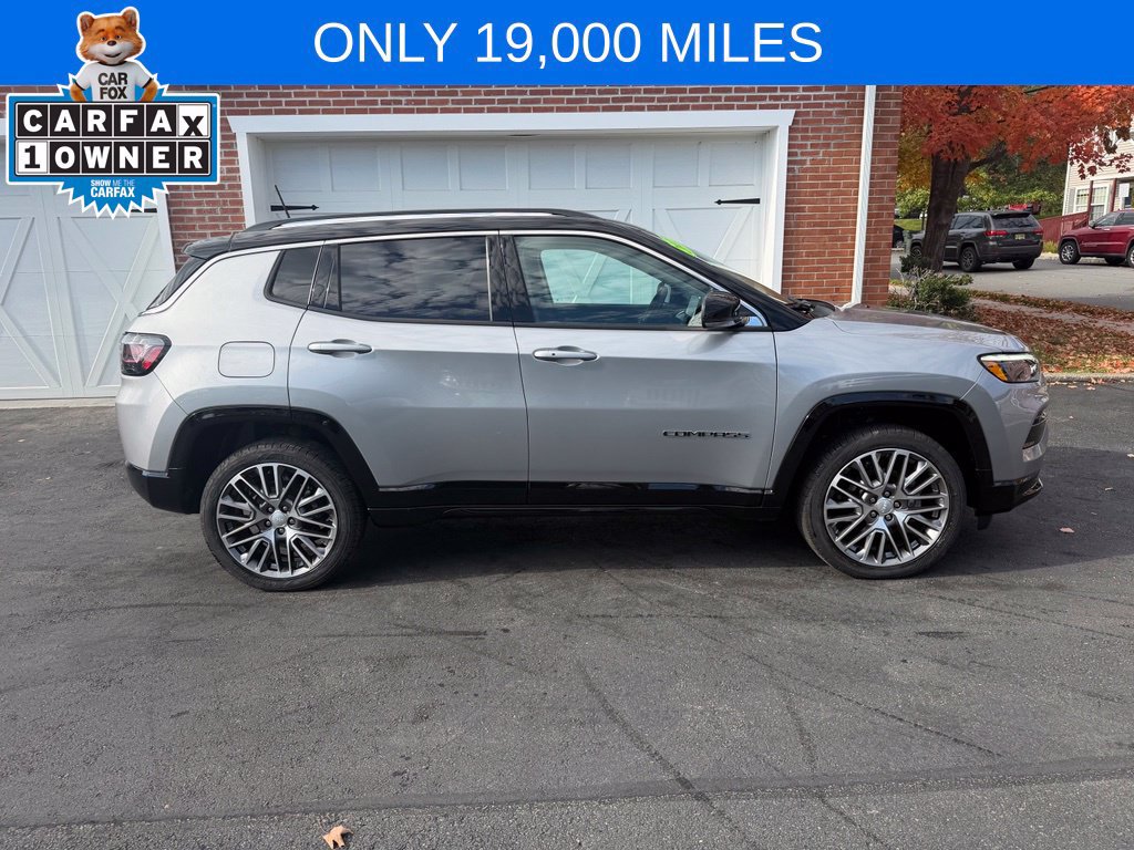 Used 2022 Jeep Compass Limited w/ Elite Group AWD/4WD image 4