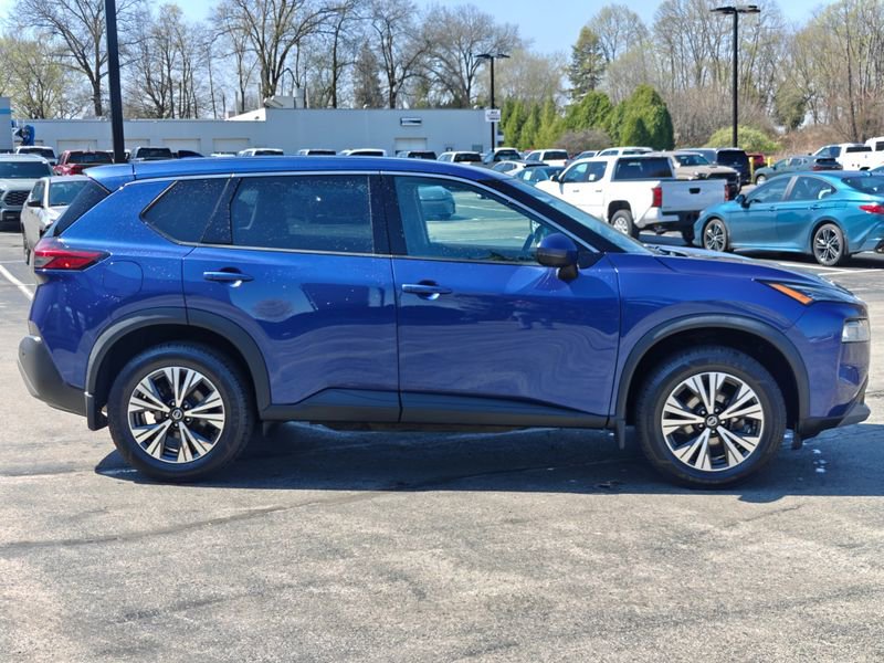Used 2021 Nissan Rogue SV image 5