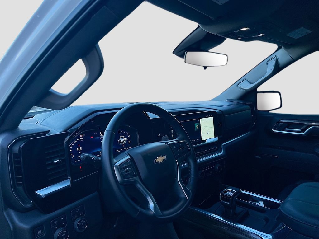 Used 2025 Chevrolet Silverado 1500 LT Trail Boss w/ Convenience Package II image 9