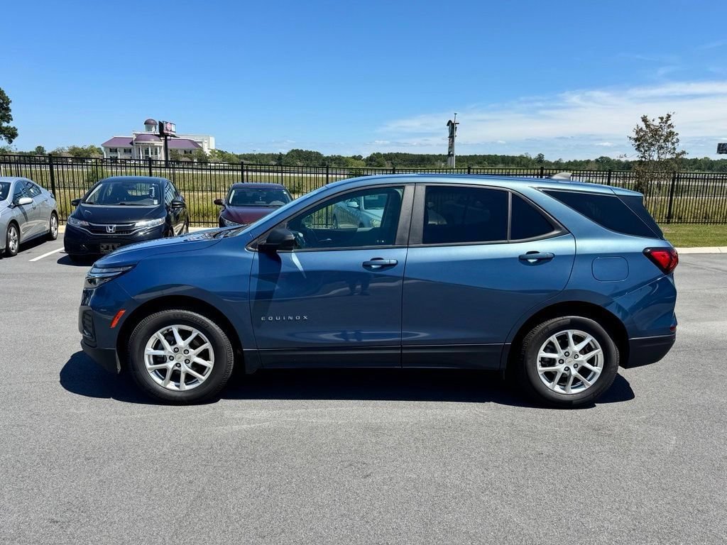 Used 2024 Chevrolet Equinox LS FWD image 3