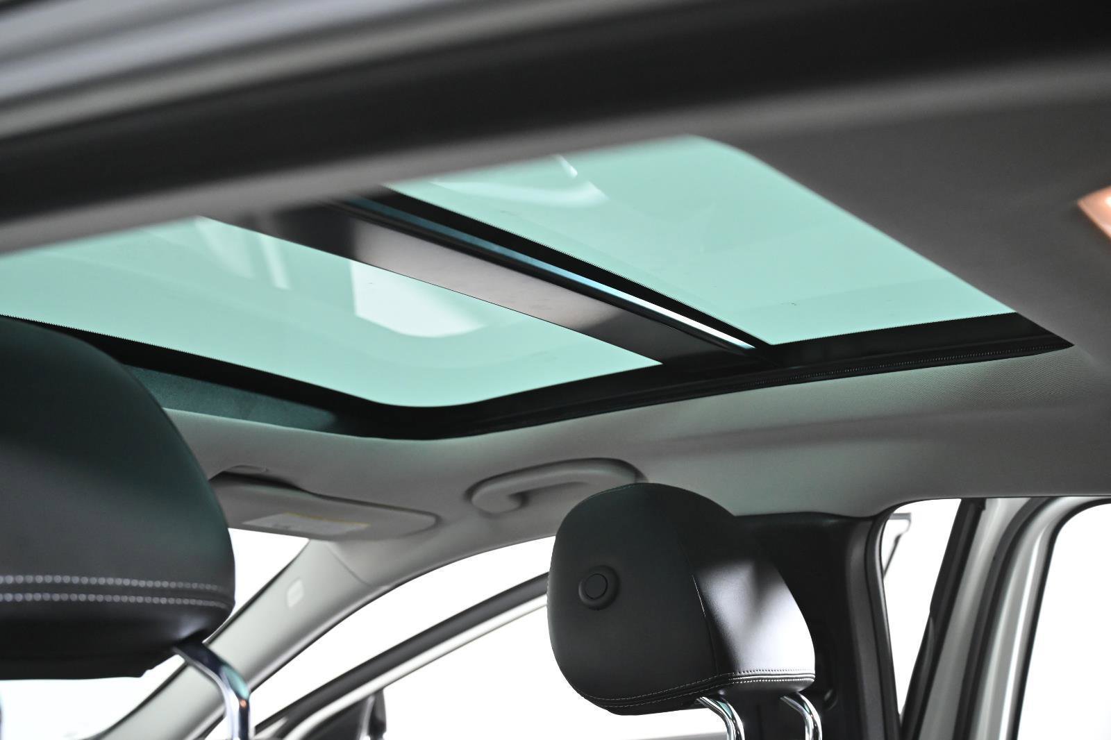 Used 2019 INFINITI QX30 Premium w/ Navigation Package image 28