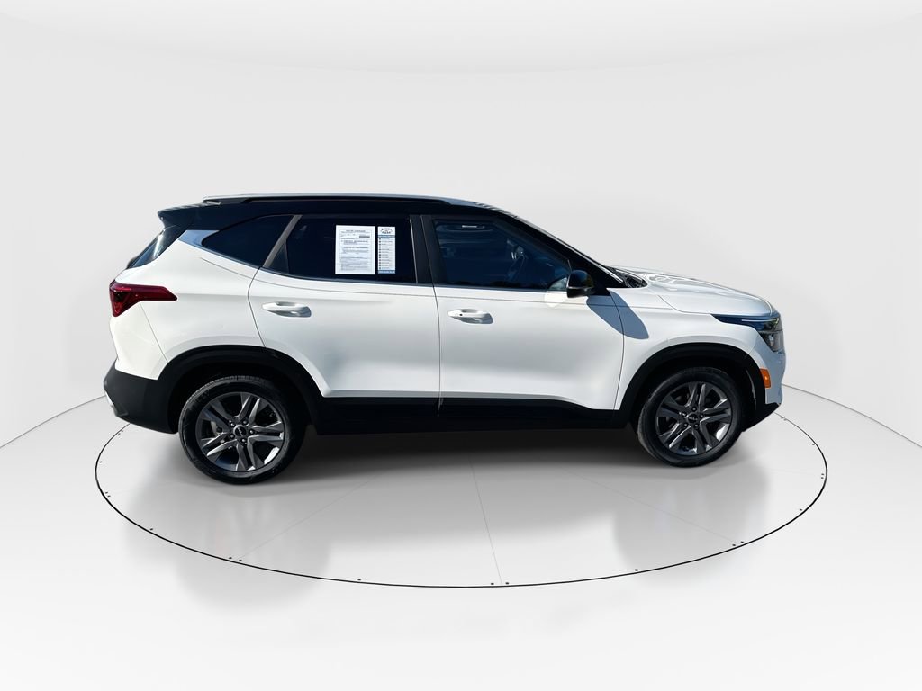 Used 2023 Kia Seltos S w/ Navigation Package FWD image 9