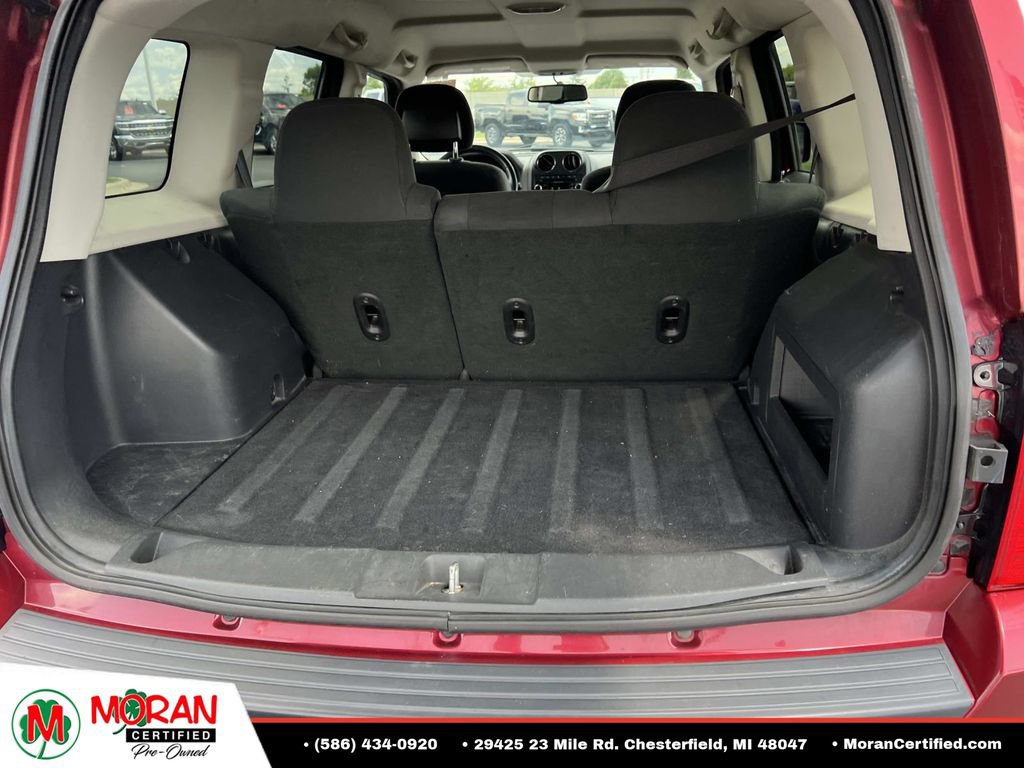 Used 2014 Jeep Patriot Latitude AWD/4WD image 11