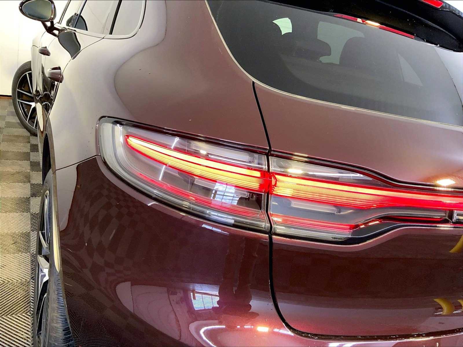 Certified 2023 Porsche Macan image 30