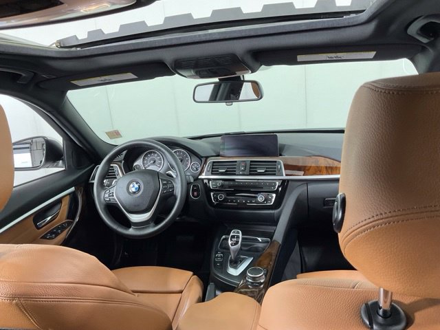 Used 2017 BMW 330i xDrive Sedan AWD/4WD image 16
