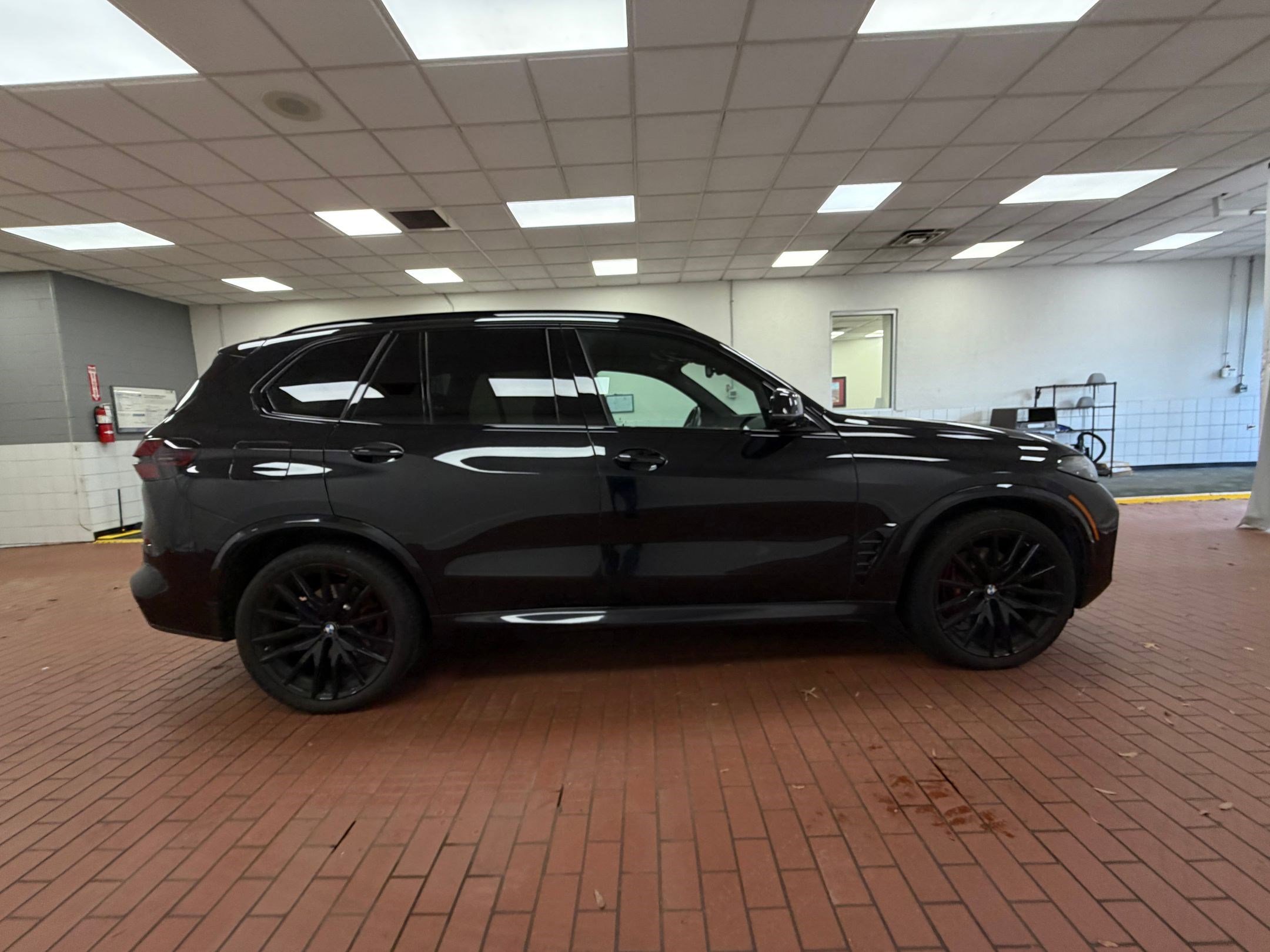 Certified 2024 BMW X5 xDrive40i w/ M Sport Package image 7