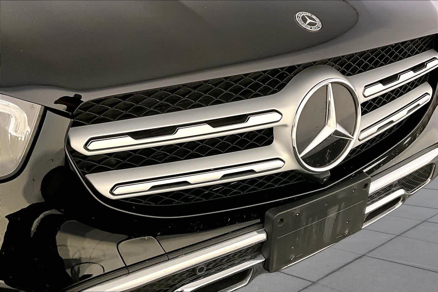 Used 2022 Mercedes-Benz GLC 300 4MATIC image 32
