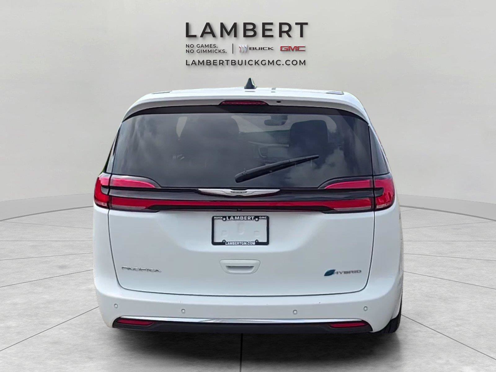 Used 2023 Chrysler Pacifica Touring-L FWD image 4