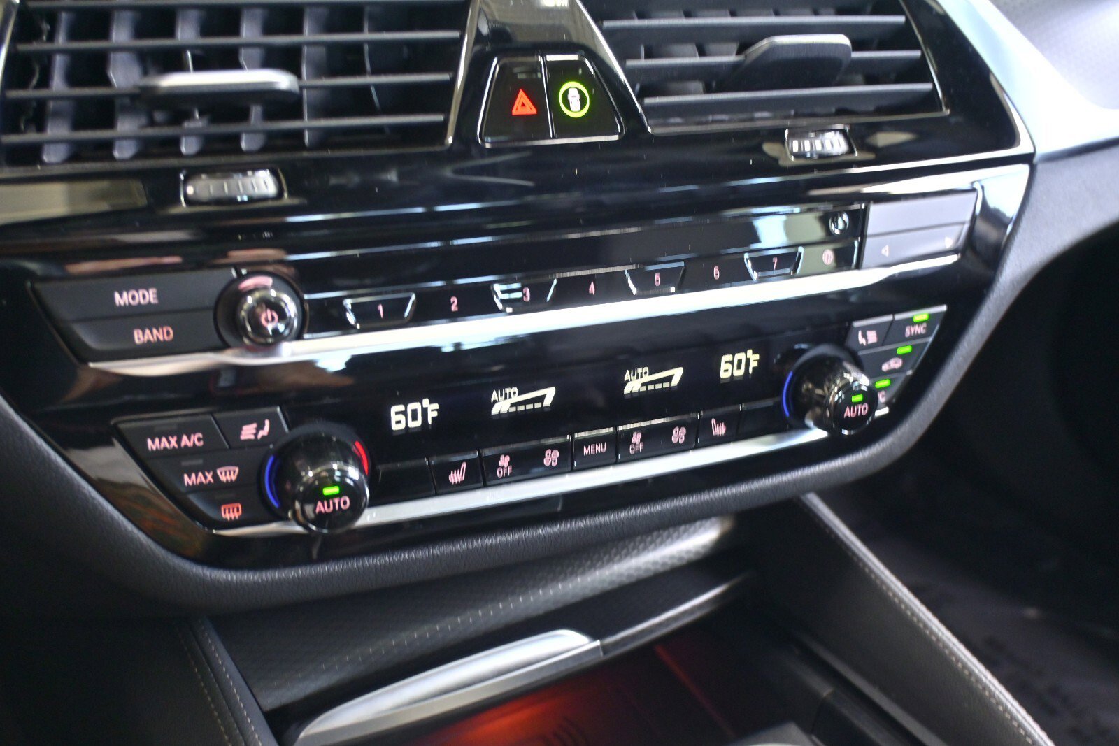 Used 2023 BMW M550i xDrive w/ Executive Package image 25