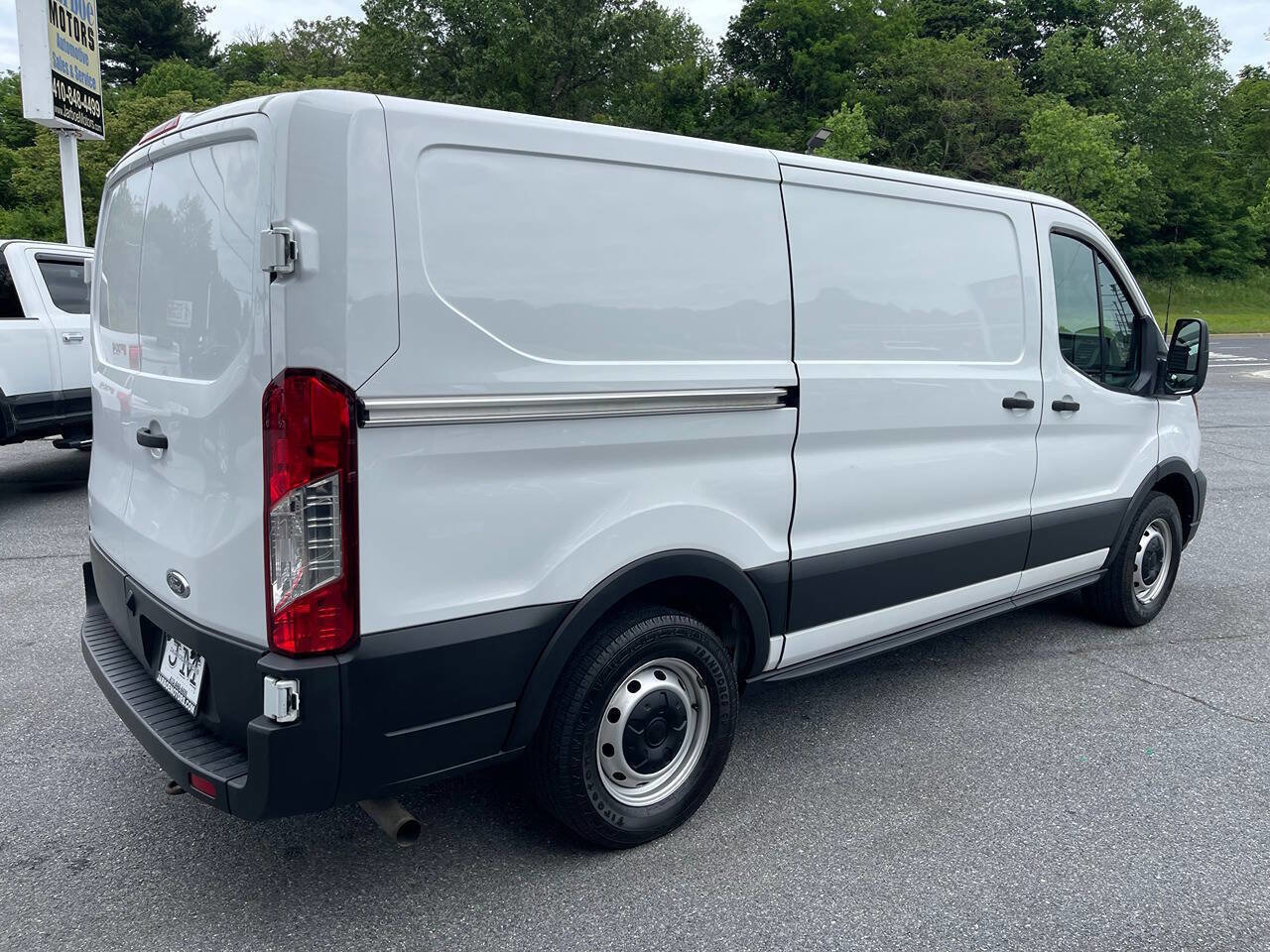 Used 2022 Ford Transit 150 Low Roof RWD image 7