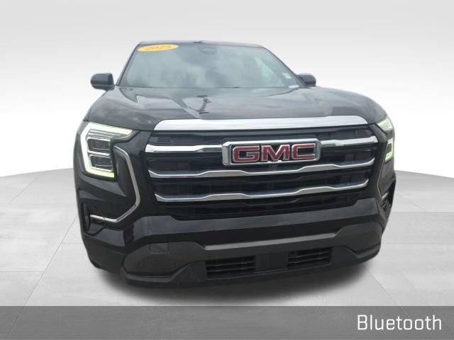 Used 2025 GMC Terrain Elevation w/ Technology Package II AWD/4WD image 3