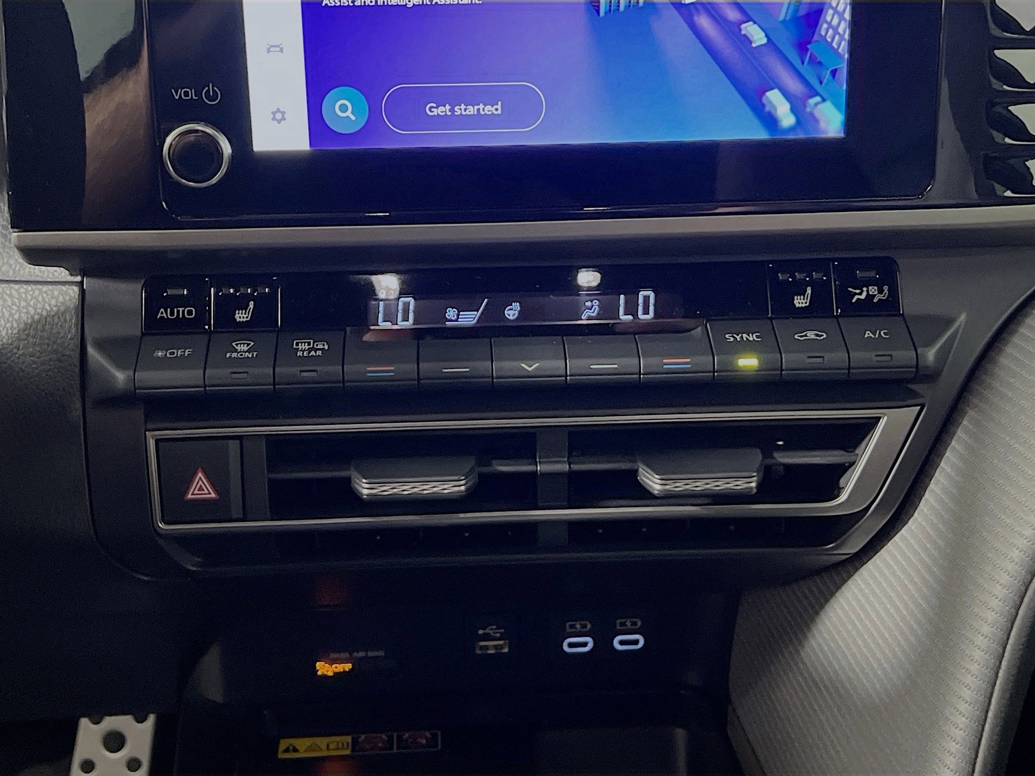 Used 2025 Toyota Camry SE w/ Convenience Package image 26