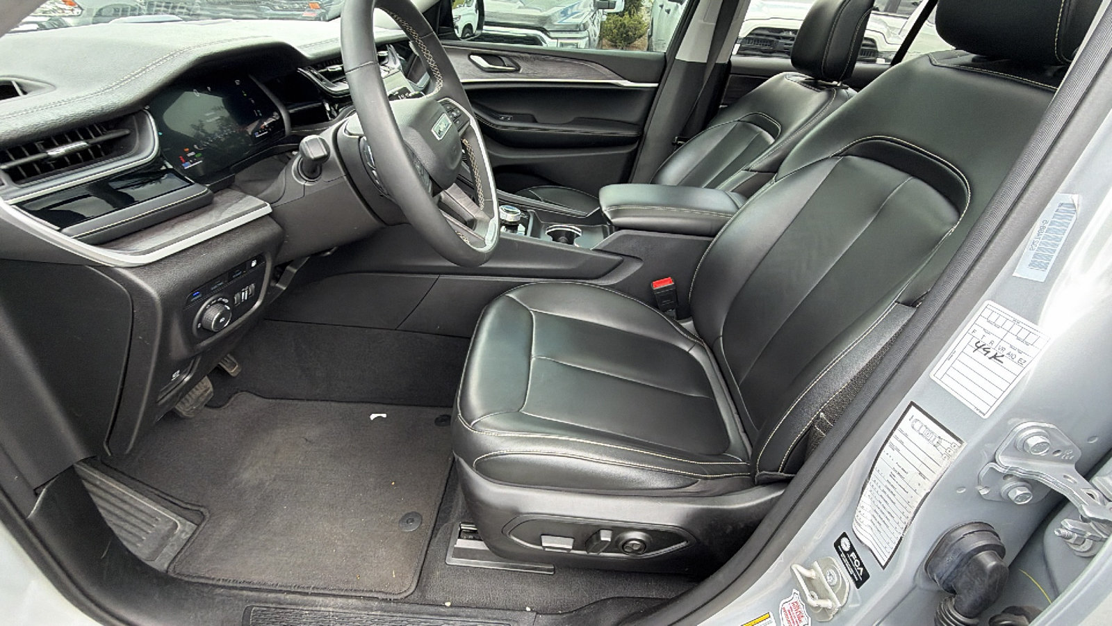 Used 2023 Jeep Grand Cherokee 4WD 4xe image 16