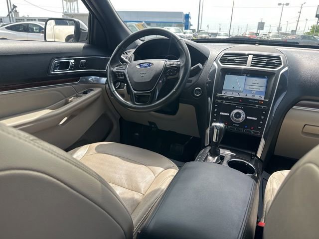 Used 2018 Ford Explorer Limited w/ Equipment Group 301A FWD image 13