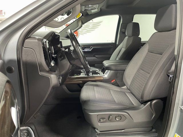 Used 2023 Chevrolet Silverado 1500 LT Trail Boss AWD/4WD image 11