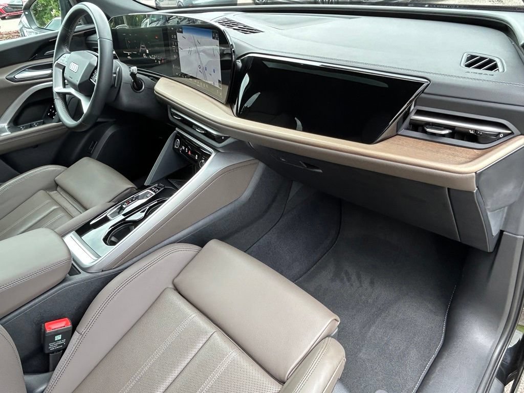 Used 2025 Audi Q5 Premium Plus AWD/4WD image 38