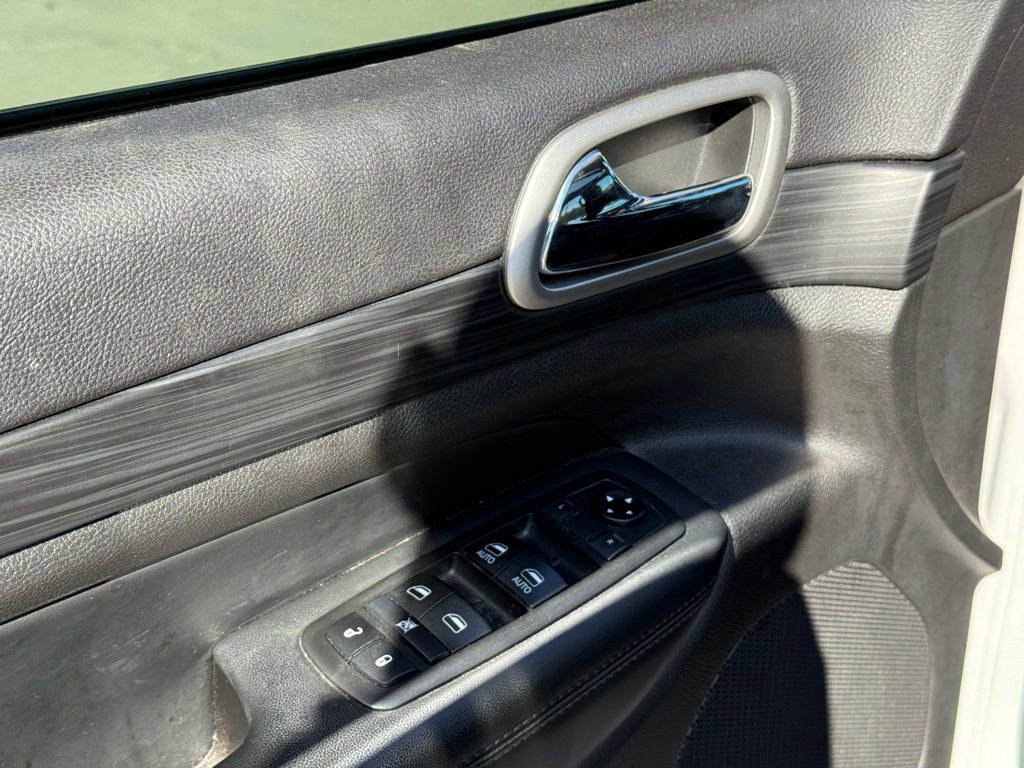 Used 2019 Jeep Grand Cherokee Altitude image 11