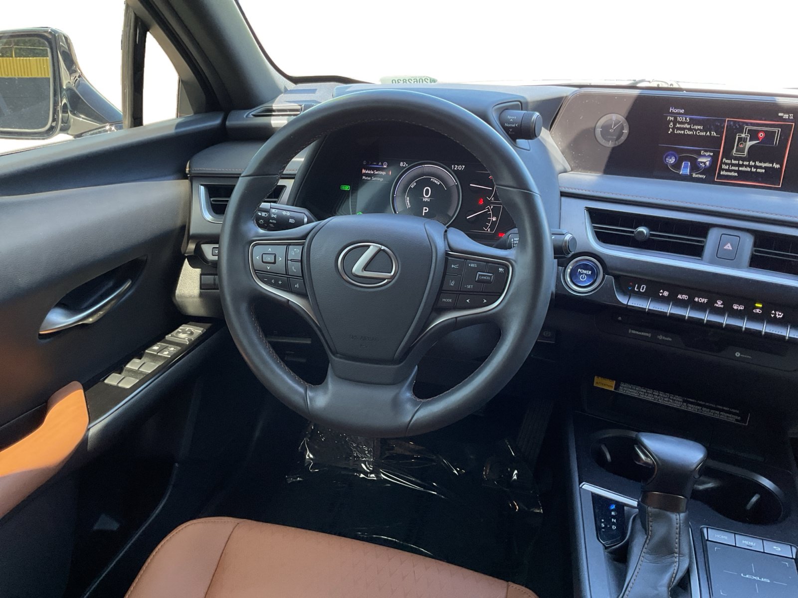 Used 2022 Lexus UX 250h w/ Accessory Package (Z2) AWD/4WD image 11