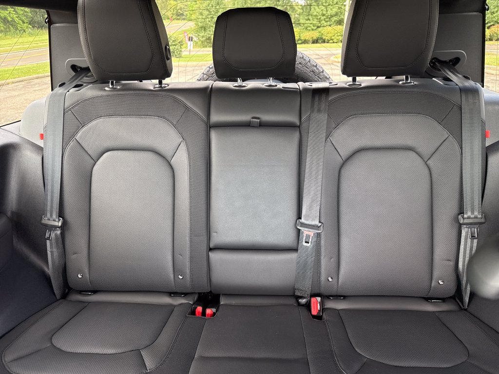 Used 2023 Land Rover Defender 90 X-Dynamic SE AWD/4WD image 14