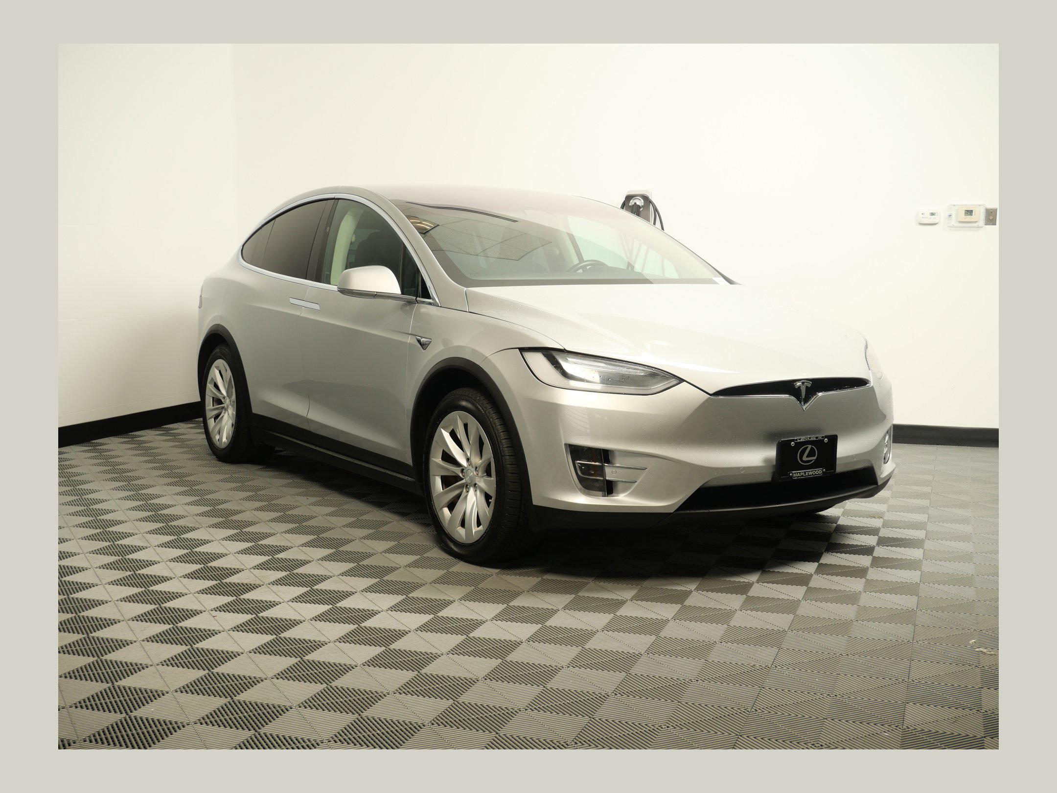 Used 2016 Tesla Model X 75D AWD/4WD image 1