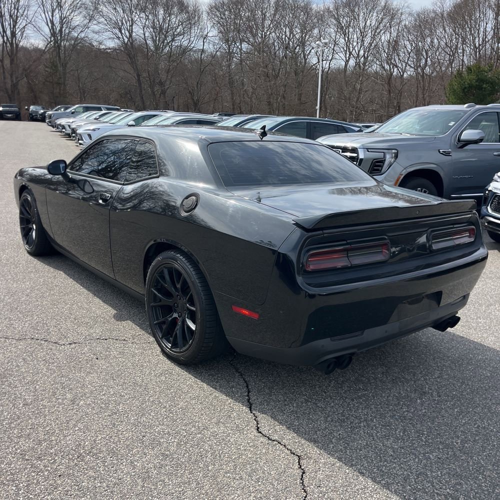 Used 2016 Dodge Challenger SRT w/ Technology Group image 6