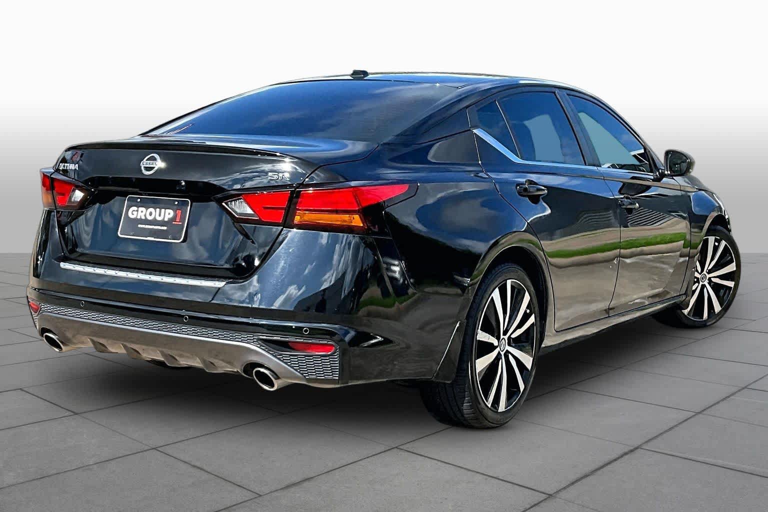 Certified 2021 Nissan Altima 2.5 SR w/ SR Premium Package FWD image 13