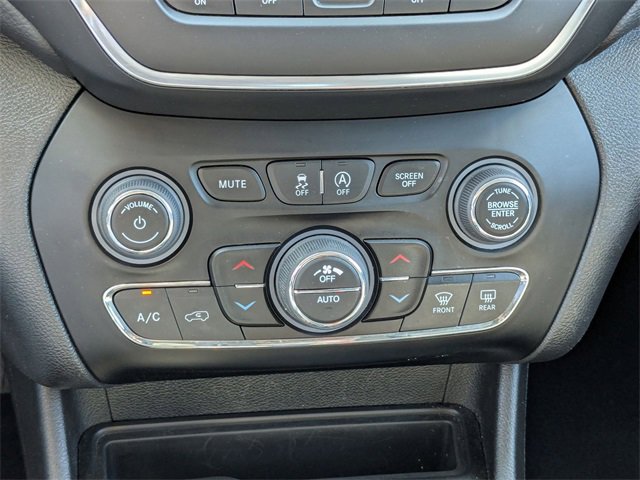 Used 2023 Jeep Cherokee Altitude Lux image 26