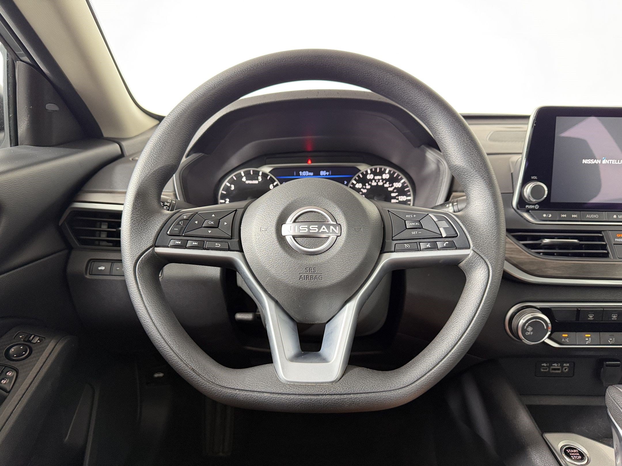 Used 2025 Nissan Altima 2.5 SV FWD image 9