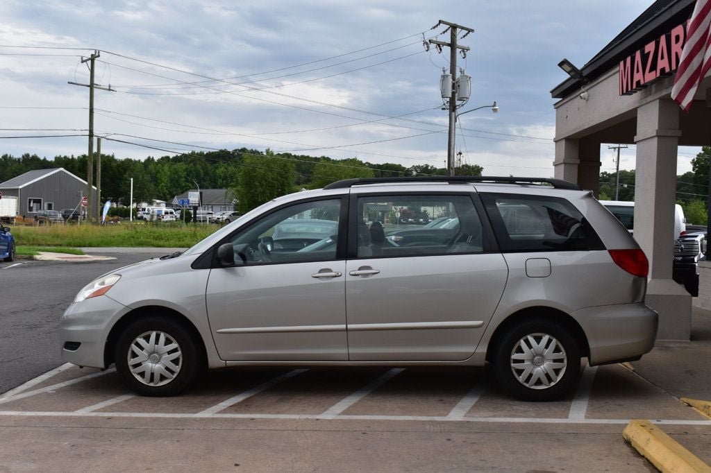 Used 2010 Toyota Sienna CE FWD image 5