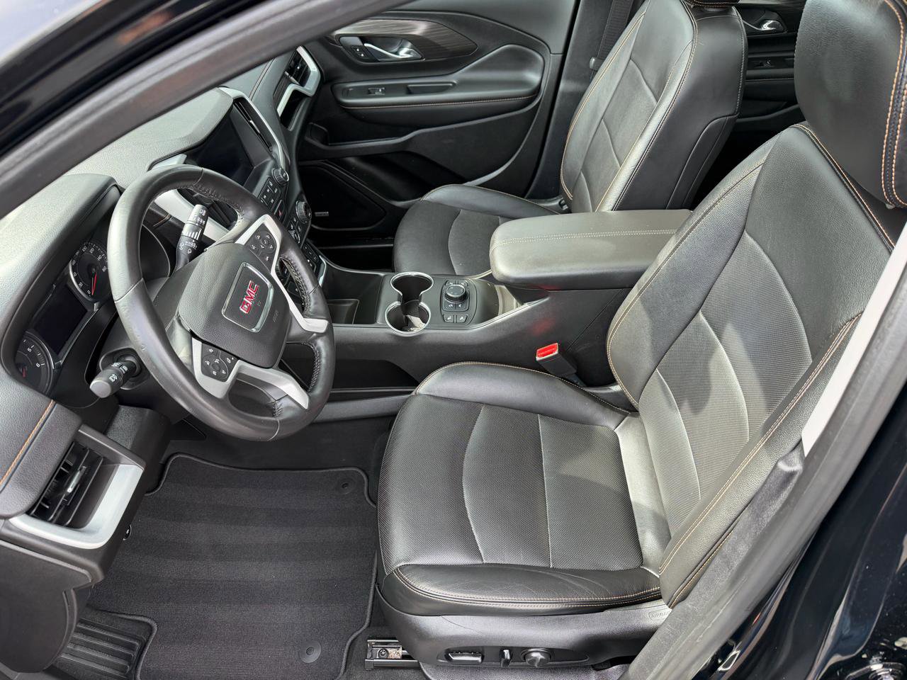Used 2018 GMC Terrain SLT w/ Infotainment Package II AWD/4WD image 9
