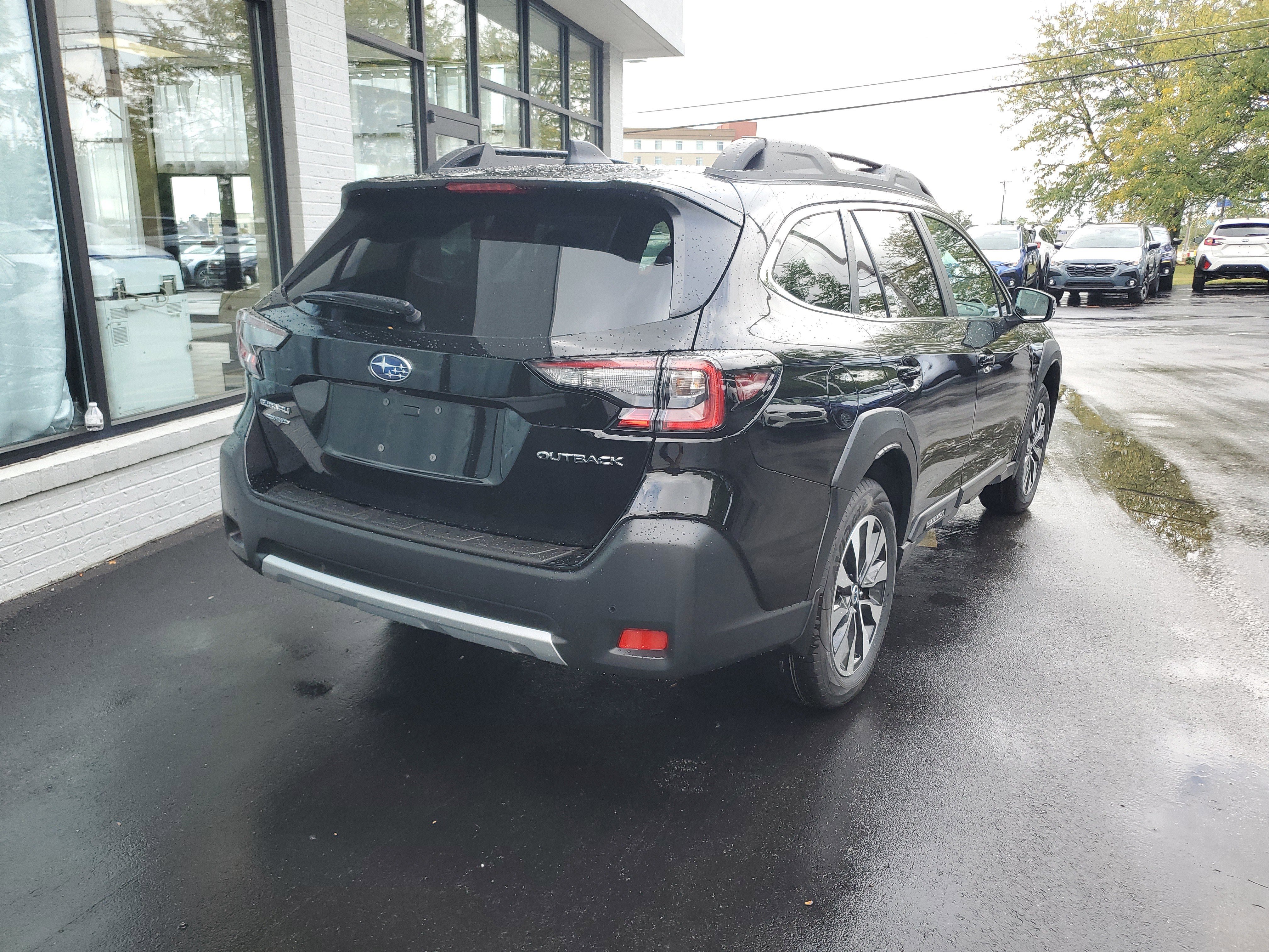 Used 2025 Subaru Outback Limited w/ Popular Package #2 image 3