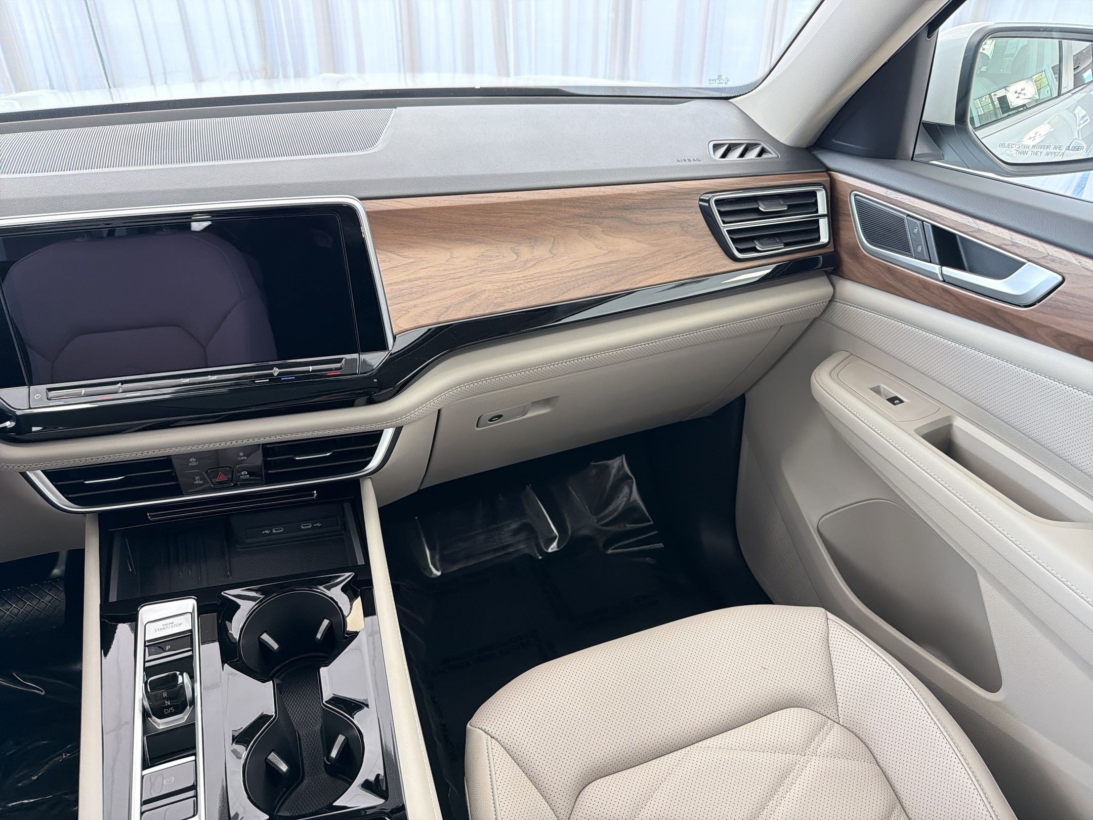 New 2026 Volkswagen Atlas SE FWD image 28