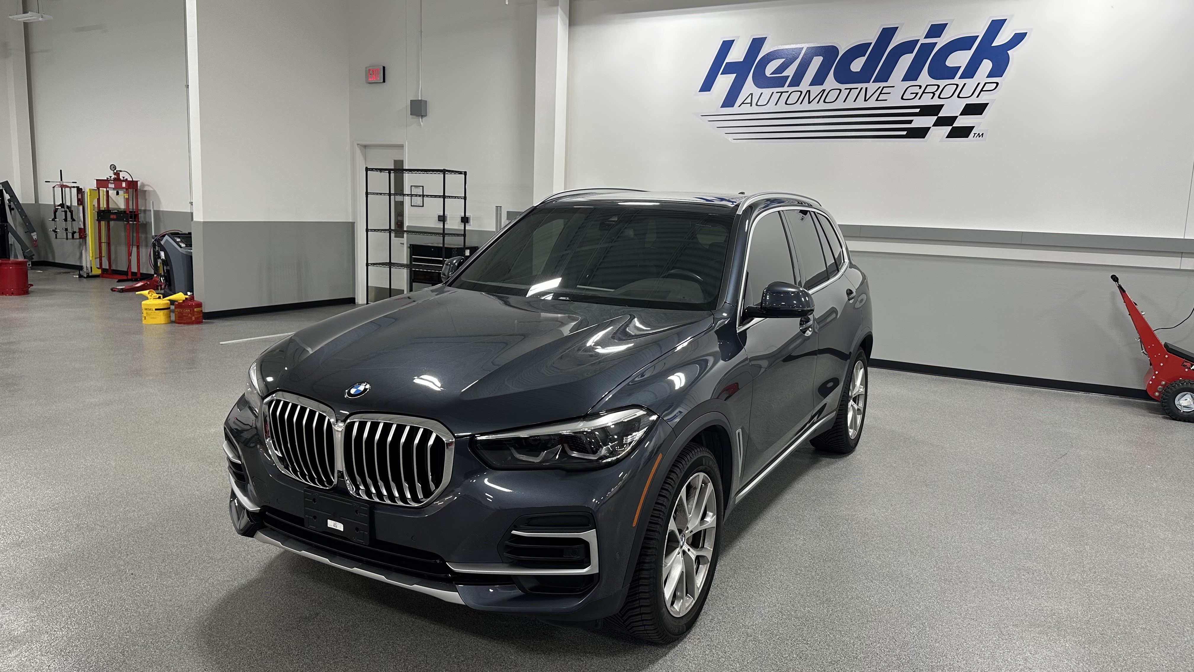 Used 2022 BMW X5 xDrive40i w/ Premium Package AWD/4WD image 5